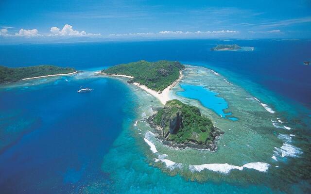 Captain Cook Cruises Fiji - Reef Endeavour