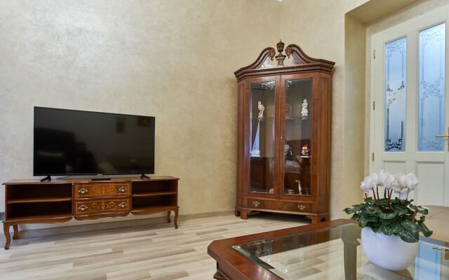 Presidential Apartment In The  Old Town Square
