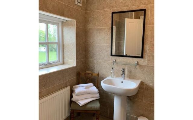 Wheatacre White Lion