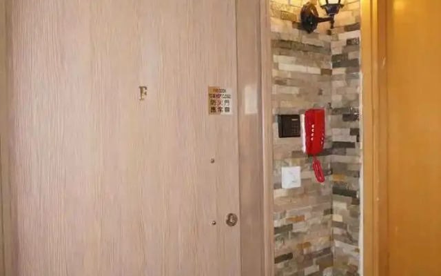 Happy Motel