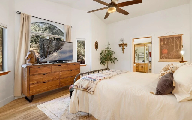 2051- Bearvenidos 4 Bedroom Home by RedAwning