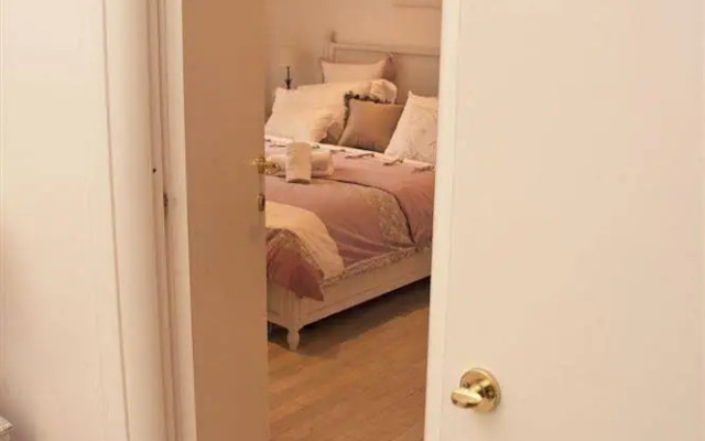 White House Bed & Breakfast