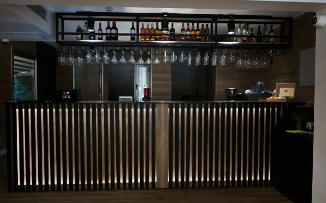 Crown Salamis Hotel