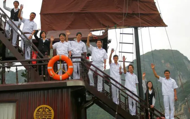 Elizabeth Sails