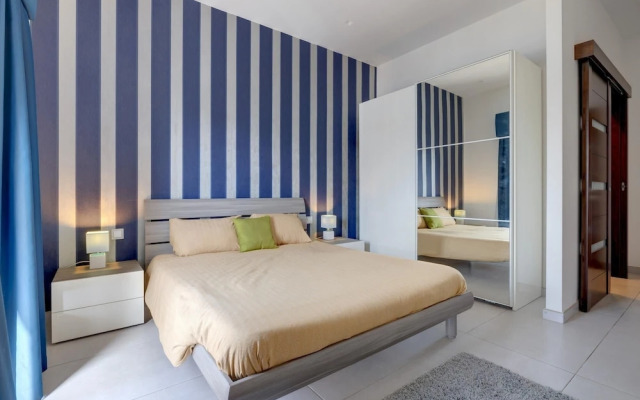 Seaview Apartment Top Location in Sliema