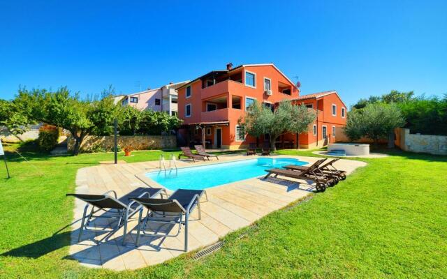 Apartment Villa Mare2 with pool, sea view and hydromassage