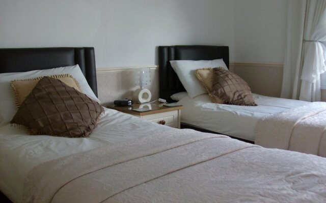 Crown Lodge Guest Accommodation