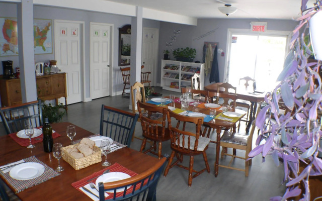 Auberge Jeunesse LouLou's Backpacker Hostel