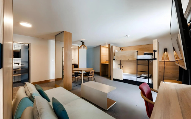BUNK Surfers Paradise - International Backpacker Hostel – Guest Rooms – Gold Coast