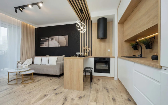 Apartment With Parking by Renters