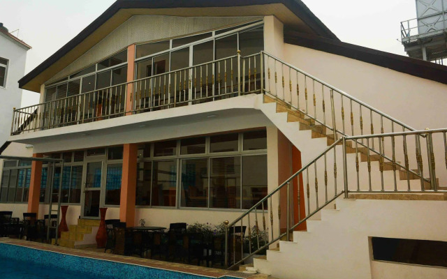 Springpark Yaad Hotel