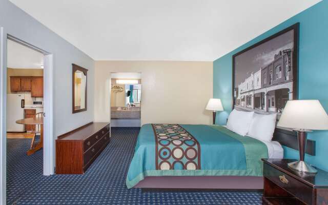 Super 8 by Wyndham Sallisaw