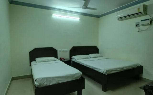 SPOT ON 40168 Vasantham Inn