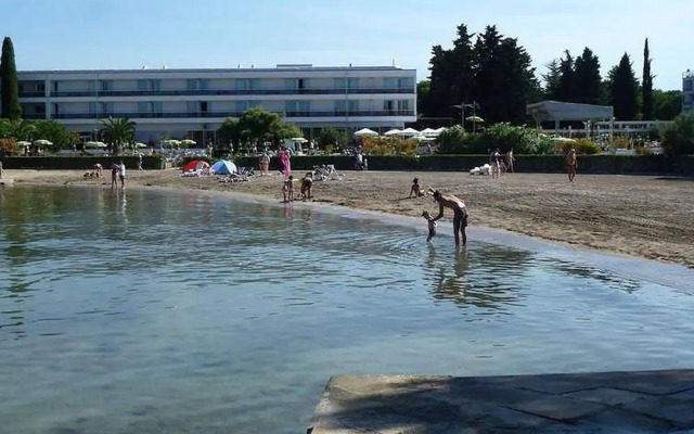 Comfortable Apartment, Close to the Beach