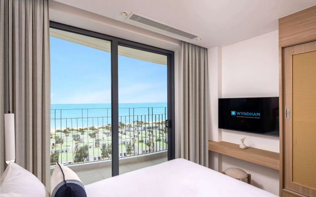 Wyndham Hoi An Royal Beachfront Resort & Villas