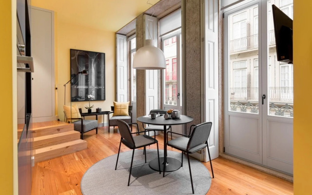 ALTIDO Modern Self Check-In Studio in Porto