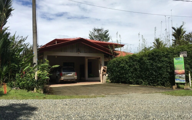 Many's House - La Joya De Ballena