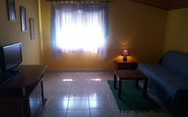 Anthony - 50m From the Beach & Parking - A3