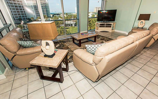 Shoreline Towers by Holiday Isle