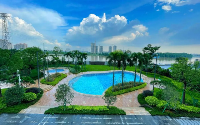 White Swan VYV Hotel