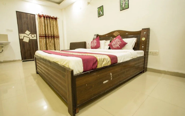 Hotel New Luxury Royale By OYO Rooms