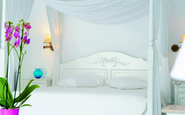 Kamari Hotel