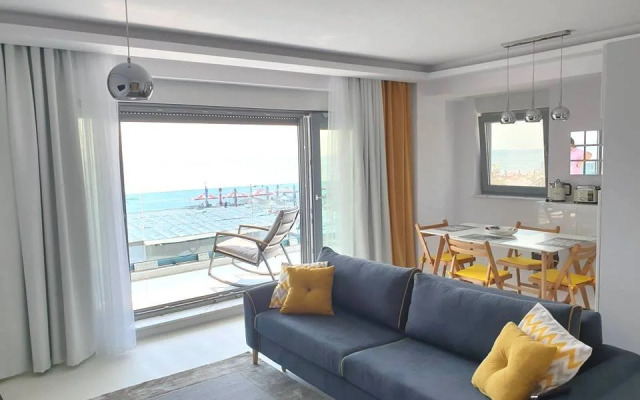 Wave 2 Promenada Apartments