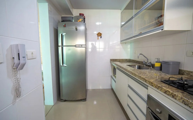 Apto pet Friendly c Churrasqueira a 100m da Praia