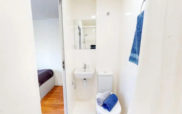 Rooms & Studios for STUDENTS Only BOLTON