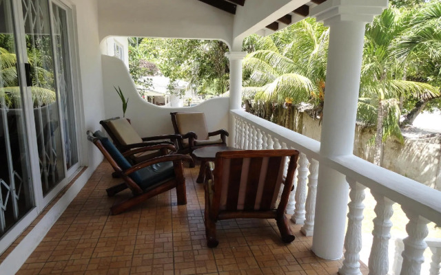 Lazare Picault Hotel