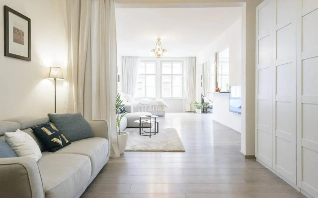 Stylish, Light-Filled Home in the Historic Center