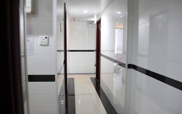 Pay-Less Guest House - Hostel