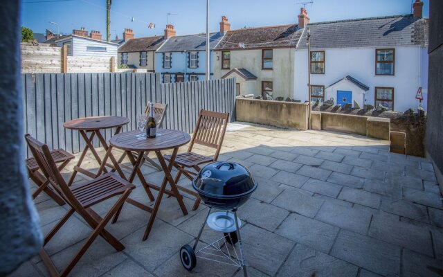 Ivy Cellar - 1 Bedroom Apartment - Tenby