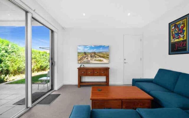 Karibu Beach Retreat- panoramic sea views 4 bdrms