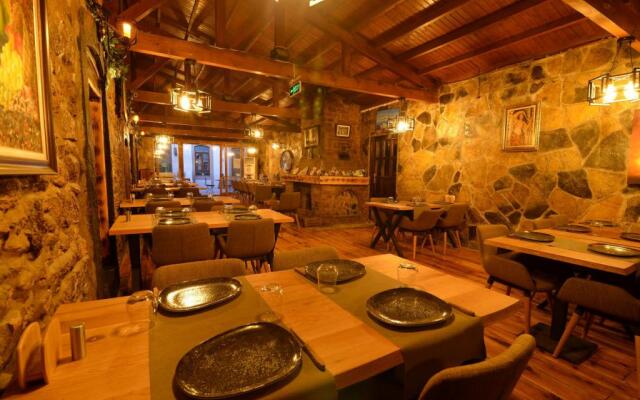 Hotel Yorgo Seferis