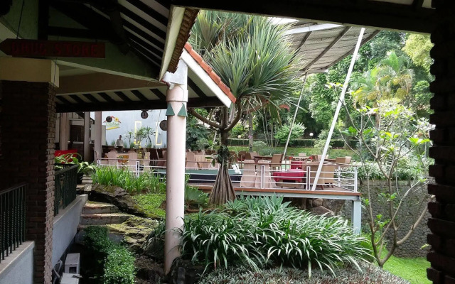 De Ningrat Topas Galeria