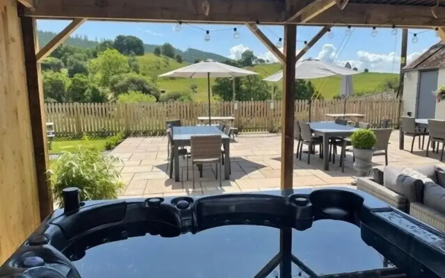 The Grousemoor Country House