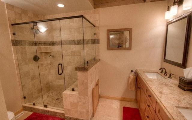 Cheyenne's Place 4 Bedroom Home by RedAwning