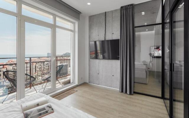 Sea and Sky Apartment