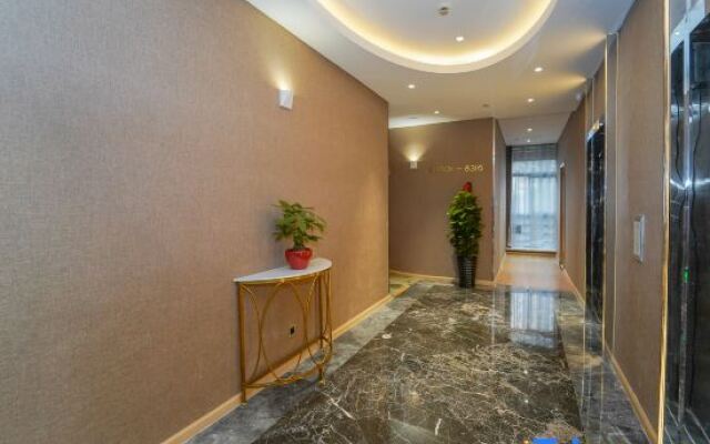 Yaduo Hotel (Shanghai Changshou Road Metro Station)