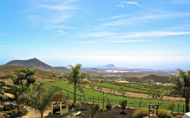 Canarian Apartment in San Miguel with Hot Tub