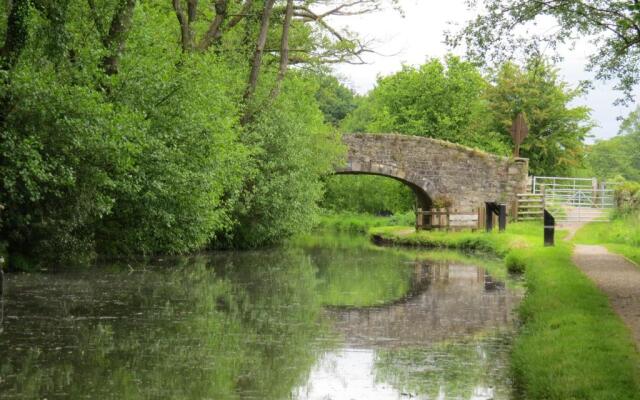 Aqueduct Cottage