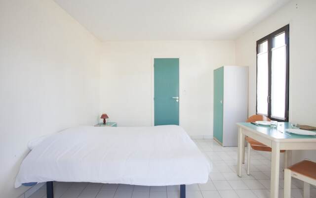 Residence Sous les Pins (by Popinns)