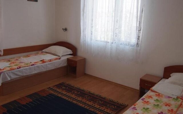 Keni Guest House