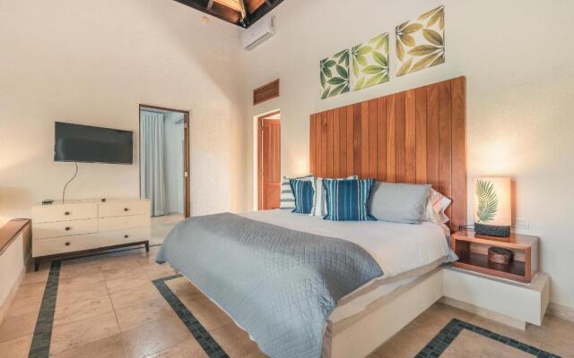 Tropical Villa With Pool at Green Village B843