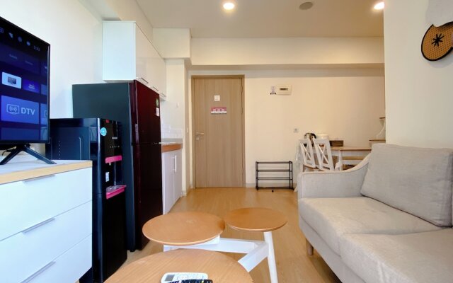 Clean And Homey 2Br At Meikarta Apartment