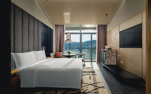 Hualuxe Chongqing Wushan by IHG – Guest Rooms – Chongqing