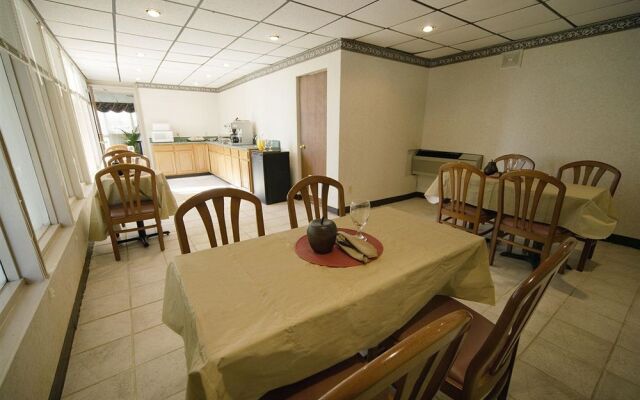 Americas Best Value Inn - Lynchburg/Madison Heights