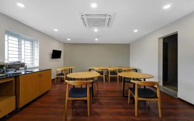 Upar Hotels Thoraipakkam, OMR