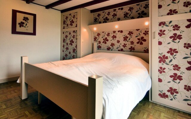 Garden-view Holiday Home in La Roche-en-ardenne